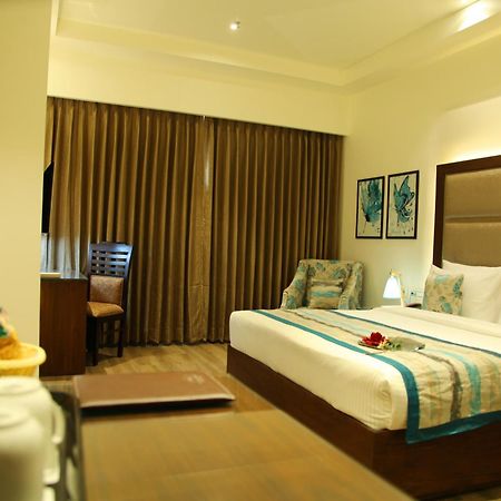Hotel Wj Grand Jalandhar Esterno foto