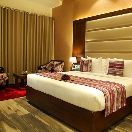 Hotel Wj Grand Jalandhar Esterno foto