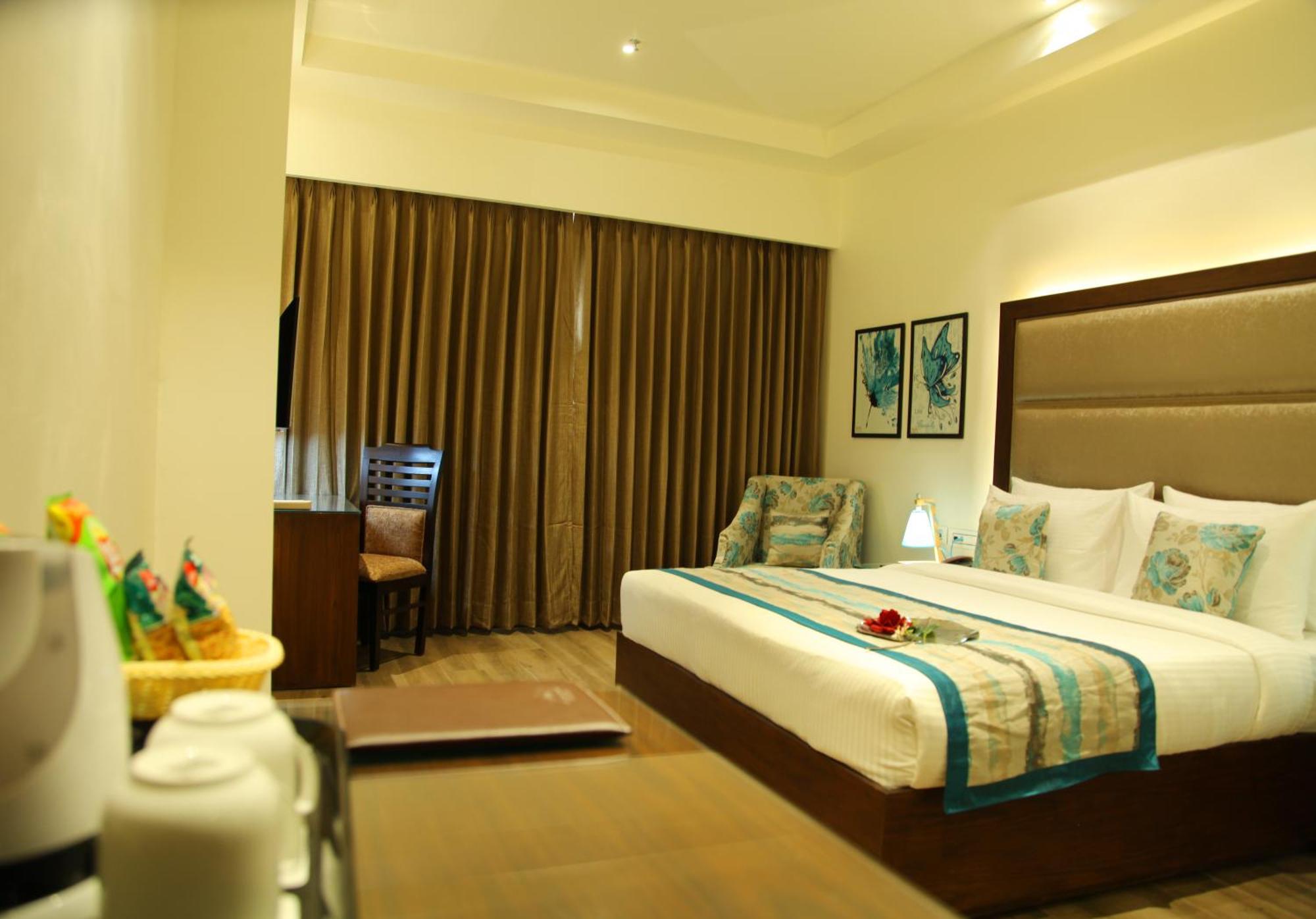 Hotel Wj Grand Jalandhar Esterno foto