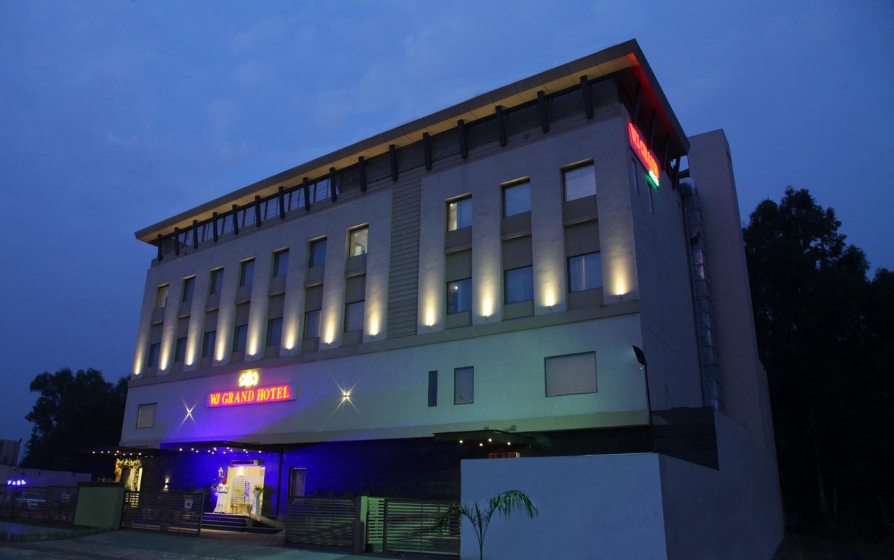 Hotel Wj Grand Jalandhar Esterno foto