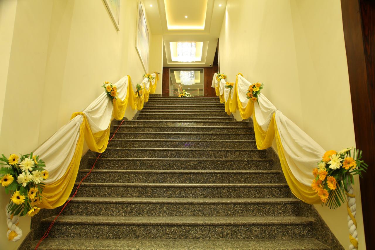 Hotel Wj Grand Jalandhar Esterno foto