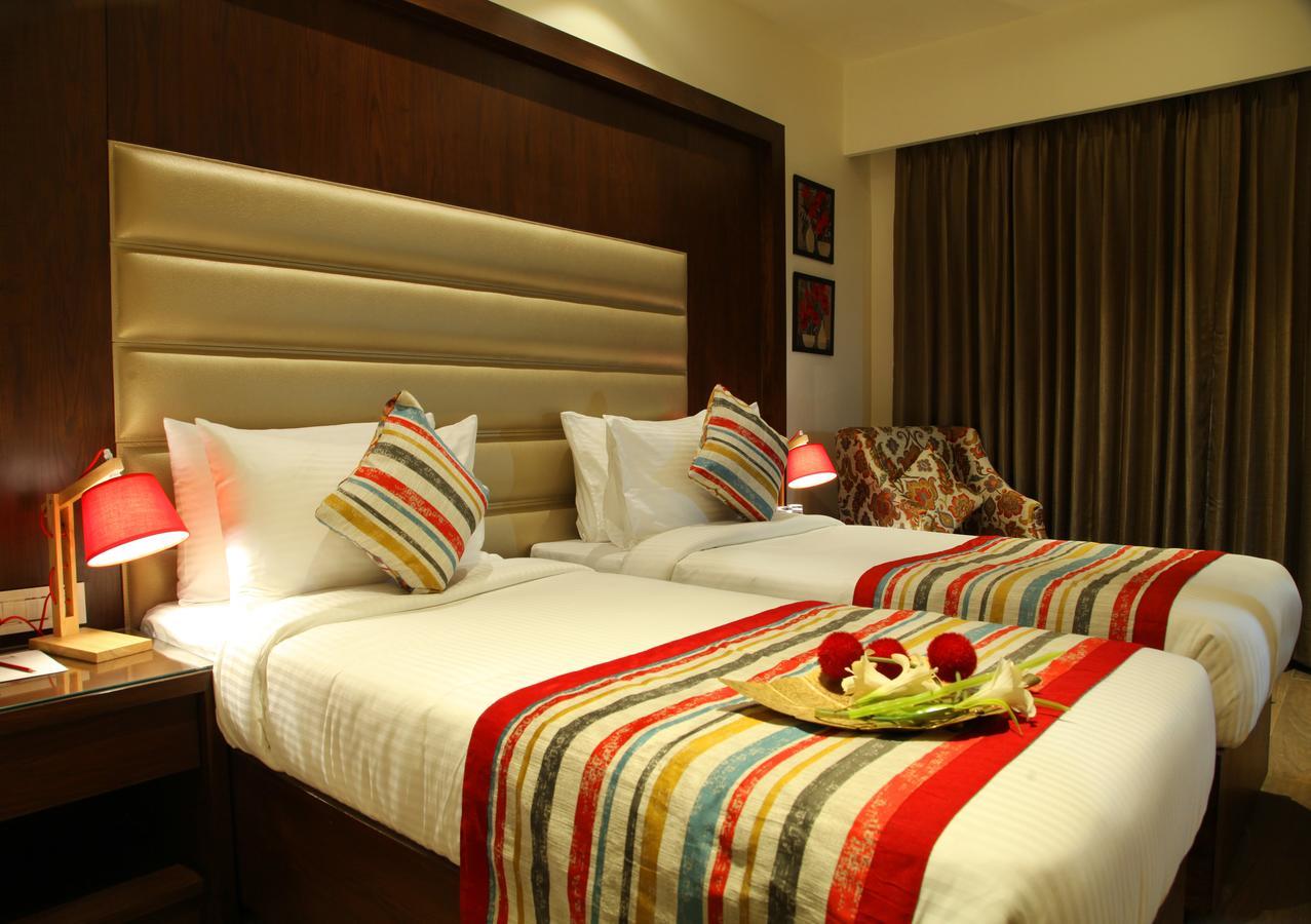 Hotel Wj Grand Jalandhar Esterno foto