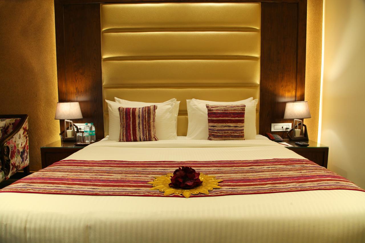 Hotel Wj Grand Jalandhar Esterno foto