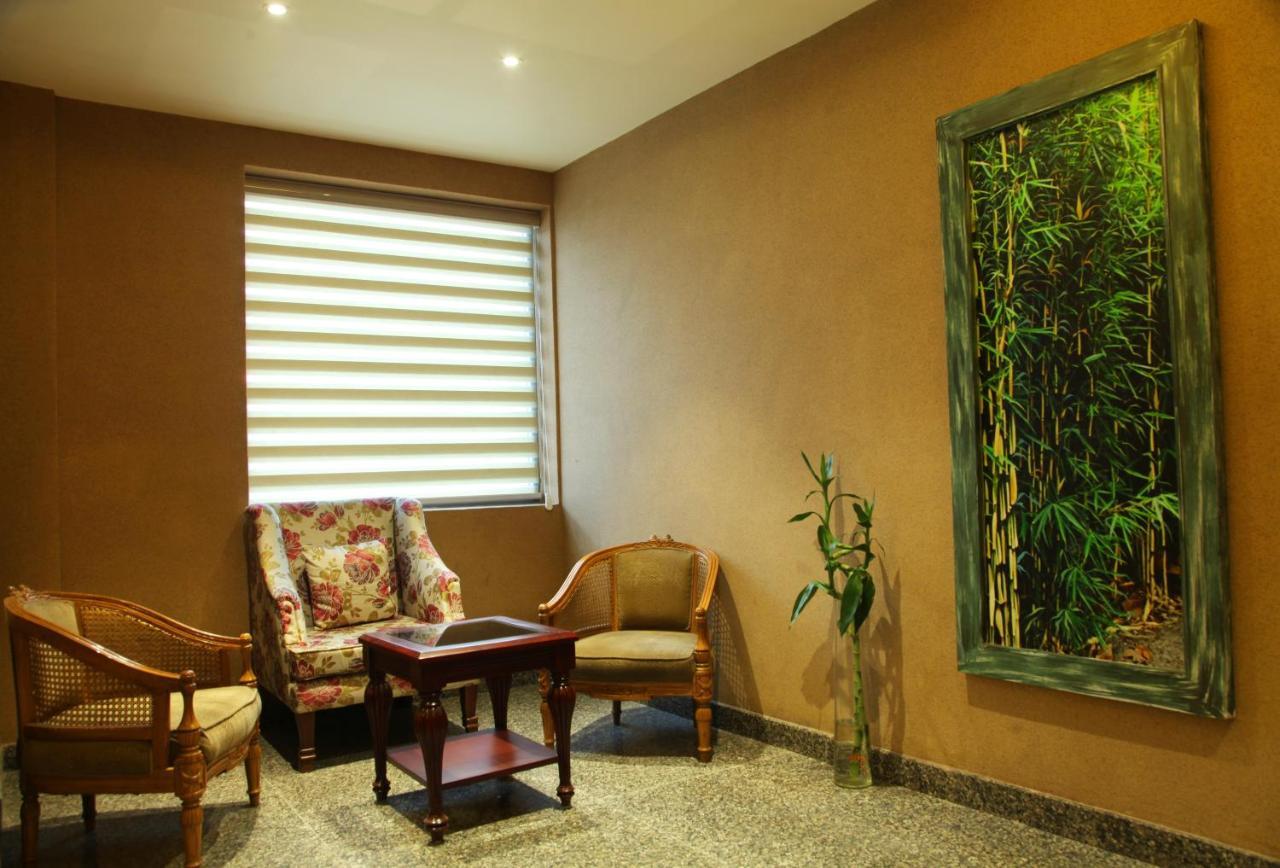 Hotel Wj Grand Jalandhar Esterno foto